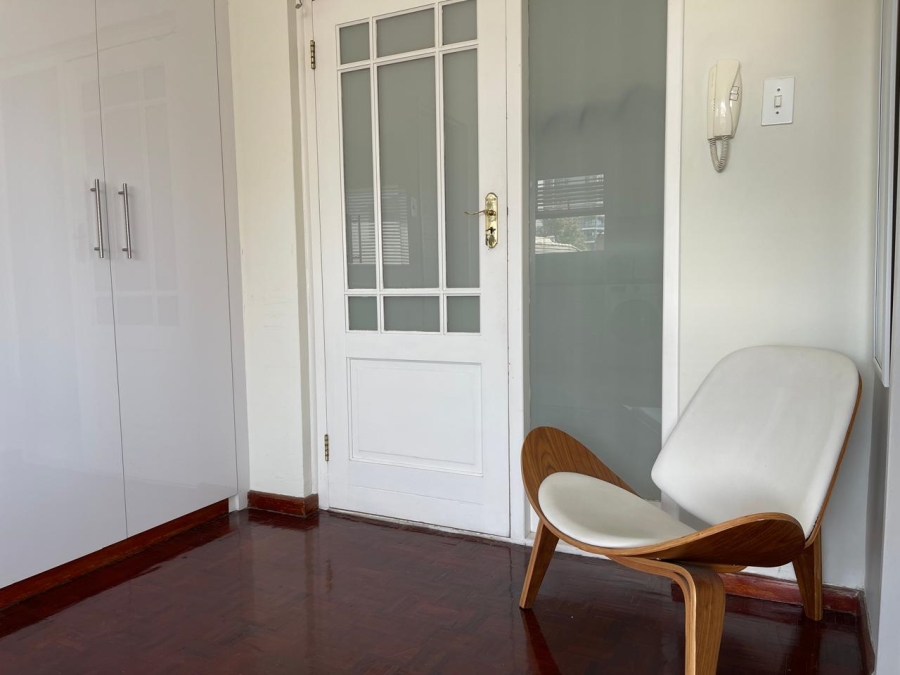 1 Bedroom Property for Sale in Sea Point Western Cape